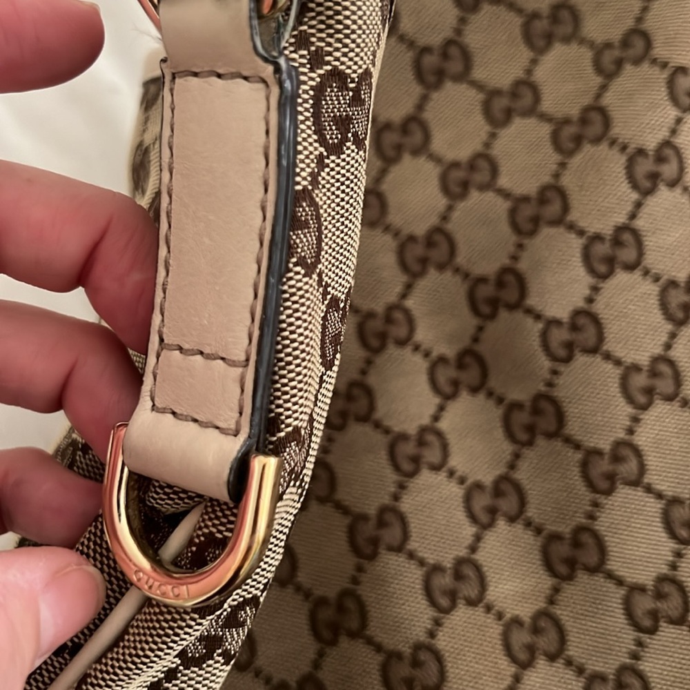 Gucci Beige and Brown Monogram Shoulder Bag - Picture 6 of 11